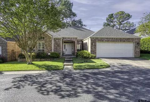 1418 Hollytree Pl, Tyler, TX 75703