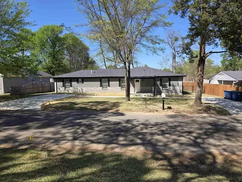 104 Leland Dr, Athens, TX 75751
