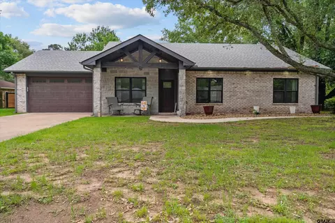 105 Mclean Dr, Crockett, TX 75835