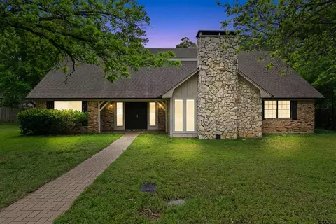 1810 Azalea St, Gilmer, TX 75644
