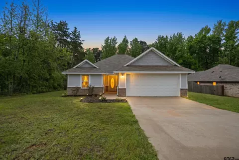 302 E Mary Ln, Troup, TX 75789