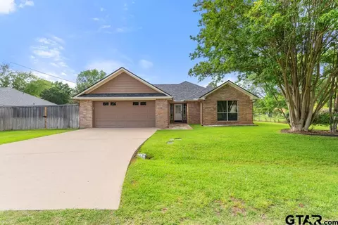 157 County Road 3521, Bullard, TX 75757