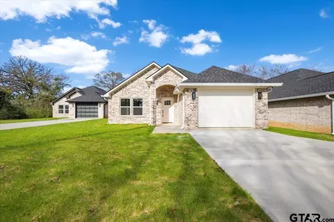 443 W Harmony St, Tyler, TX 75702