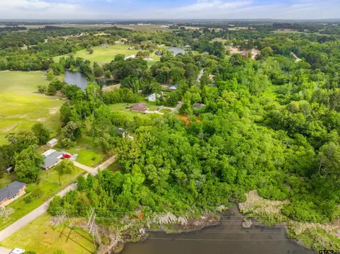 9707 W Lakeshore Dr, Tyler, TX 75709