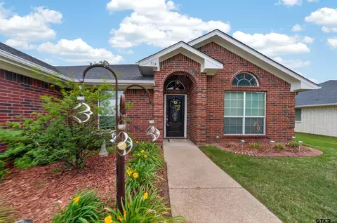 514 Noah Ln, Lindale, TX 75771