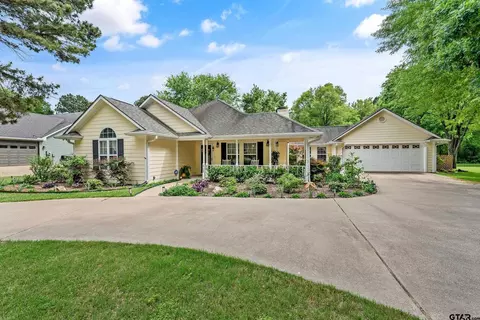 608 Green Meadow Trl, Holly Lake Ranch, TX 75765