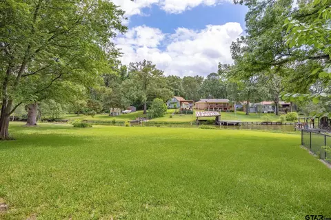 17418 Lakeview Dr, Flint, TX 75762