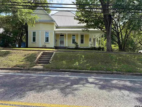 208 N Henderson St, Rusk, TX 75785