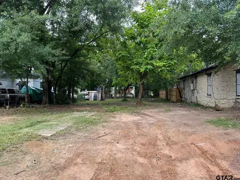 1513 N Palace Ave, Tyler, TX 75702