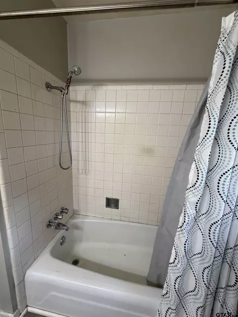 Bath - 8584 Cr 334, Tyler, TX 75708 photo 2 of 4