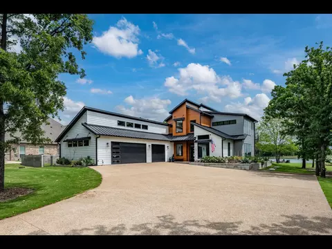708 Clear Water Ct, Corsicana, TX 75109