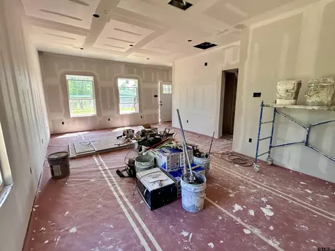Living - 203 E Fleming, Longview, TX 75604 photo 2 of 2