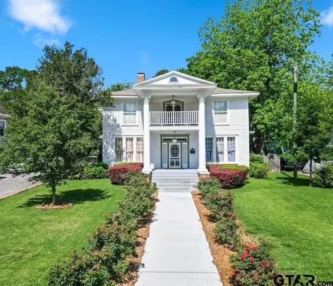 218 N Texas St, Pittsburg, TX 75686