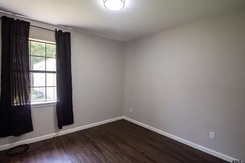 Bedroom - 544 Cherry St, Chandler, TX 75758 photo 3 of 8