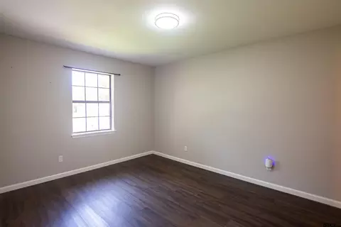 Bedroom - 544 Cherry St, Chandler, TX 75758 photo 1 of 8