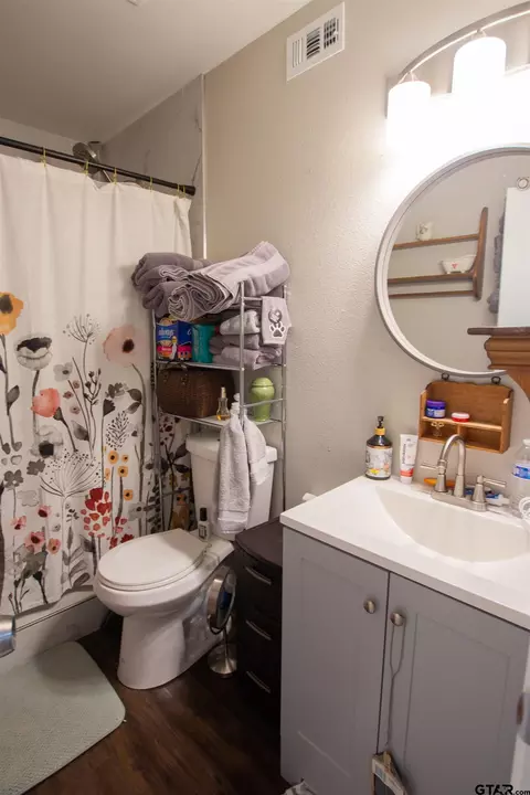 Bath - 544 Cherry St, Chandler, TX 75758 photo 6 of 6