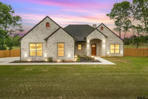 16618 Meadow Crest Dr, Lindale, TX 75771