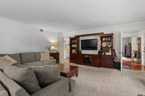 Living - 16 Pegues Pl, Longview, TX 75601 photo 4 of 5