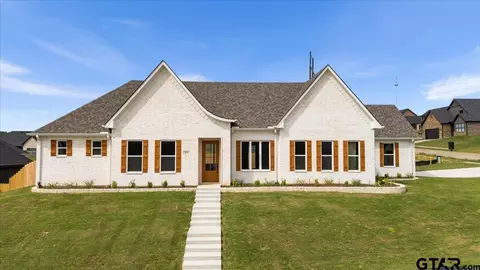 371 Mac Cir, Bullard, TX 75757