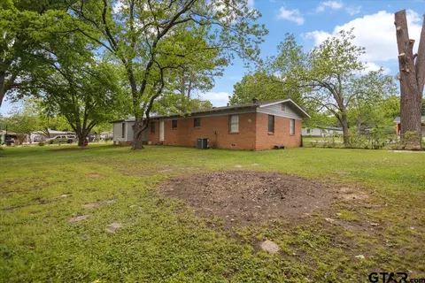 Exterior - 672 Diane St, Tyler, TX 75708 photo 6 of 10