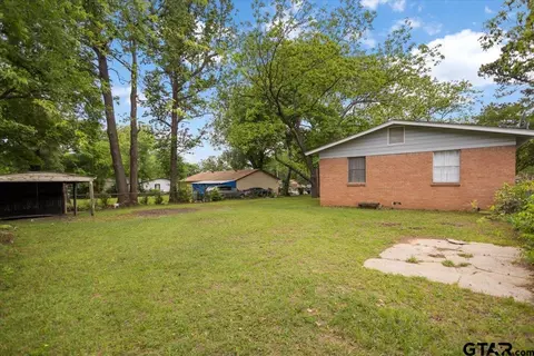 Exterior - 672 Diane St, Tyler, TX 75708 photo 4 of 10