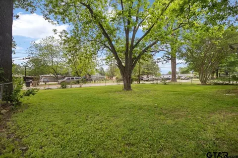Exterior - 672 Diane St, Tyler, TX 75708 photo 7 of 10