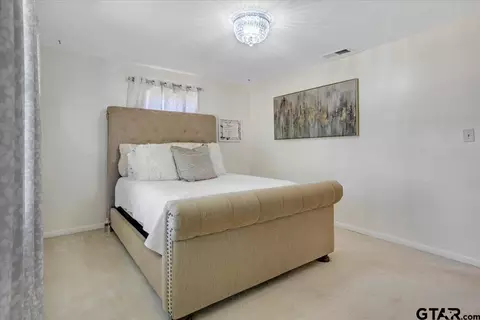 Bedroom - 672 Diane St, Tyler, TX 75708 photo 4 of 7
