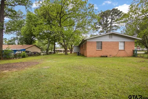 Exterior - 672 Diane St, Tyler, TX 75708 photo 5 of 10