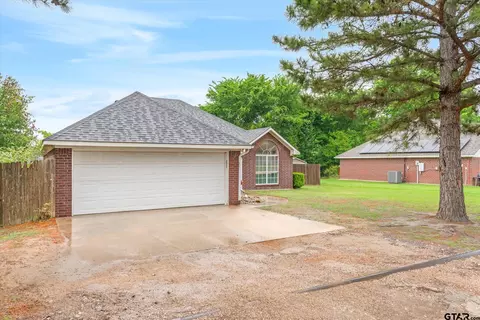 560 Washington St, Van, TX 75790
