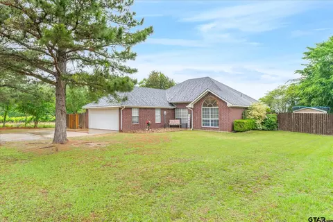 560 Washington St, Van, TX 75790