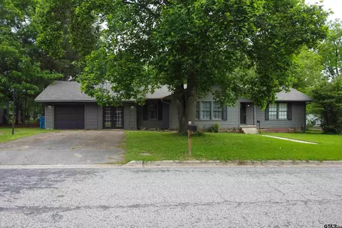 1211 Lamar Ave, Mount Pleasant, TX 75455