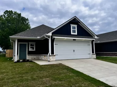 609 Park Central, Chandler, TX 75758