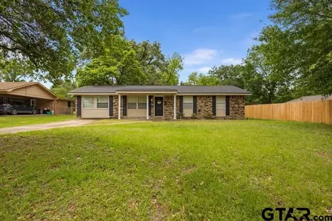 407 York Dr, Lindale, TX 75771