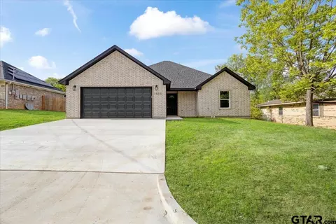 1509 W 10th St, Mount Pleasant, TX 75455