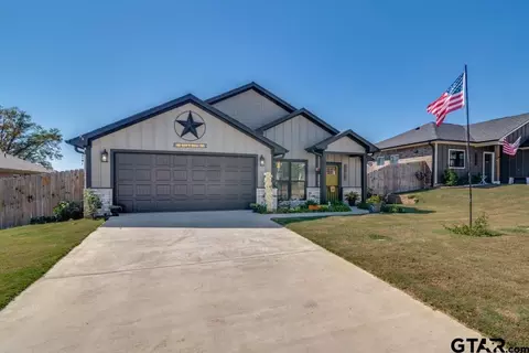 17409 Crossing Cir, Lindale, TX 75771
