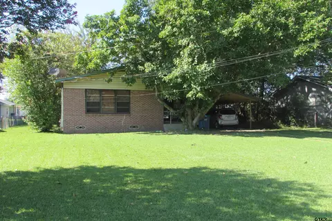 1714 E 1st St, Mount Pleasant, TX 75455