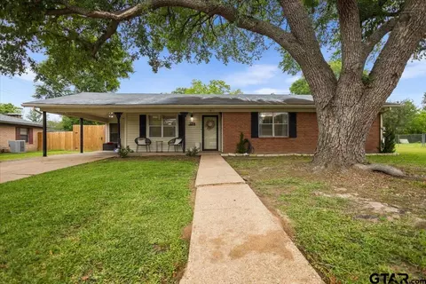 2304 Kaynell Dr, Henderson, TX 75654