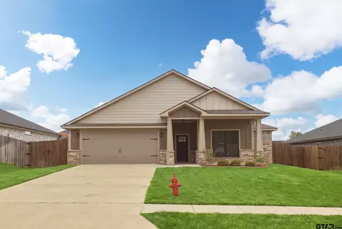 16221 Crossing Cir, Lindale, TX 75771