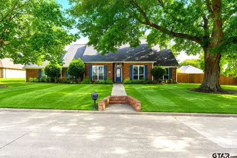 216 Turnberry Cir, Mount Pleasant, TX 75455