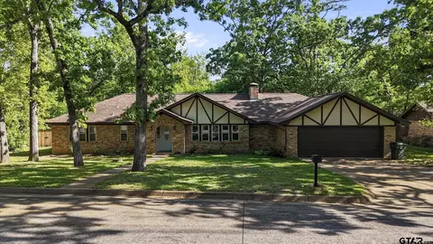 2225 Heather Ln, Tyler, TX 75703