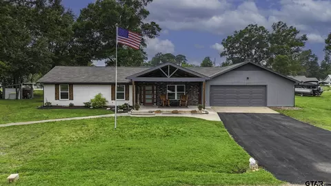 2395 E Royal Dr, Chandler, TX 75758