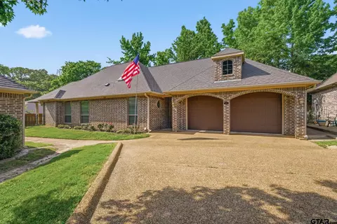 121 Timber Creek Ct, Lindale, TX 75771