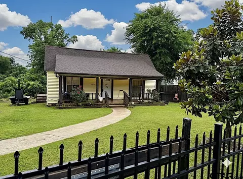1500 Crescent Dr, Tyler, TX 75702