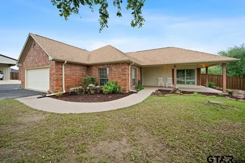 11906 Meadow Creek Dr, Brownsboro, TX 75756