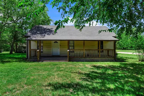 122 Olive St, Mount Vernon, TX 75457