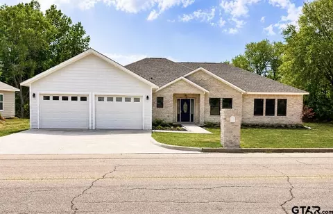 1400 E 1st St, Mount Pleasant, TX 75455