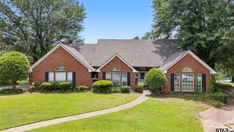 241 Lakeside Pl, Mineola, TX 75773