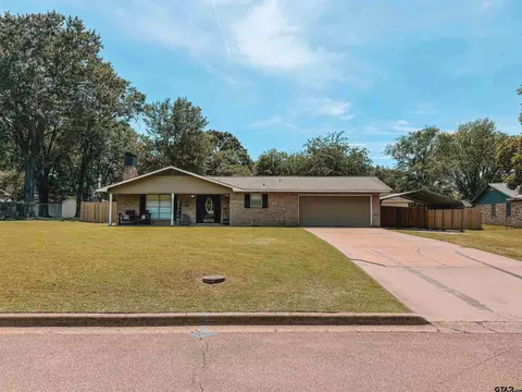 306 Kent Dr, Pittsburg, TX 75686