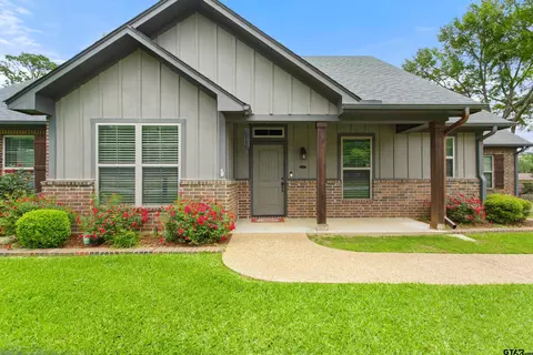 207 Senter Ave, Whitehouse, TX 75791