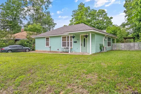258 SW 6th St, Rusk, TX 75785
